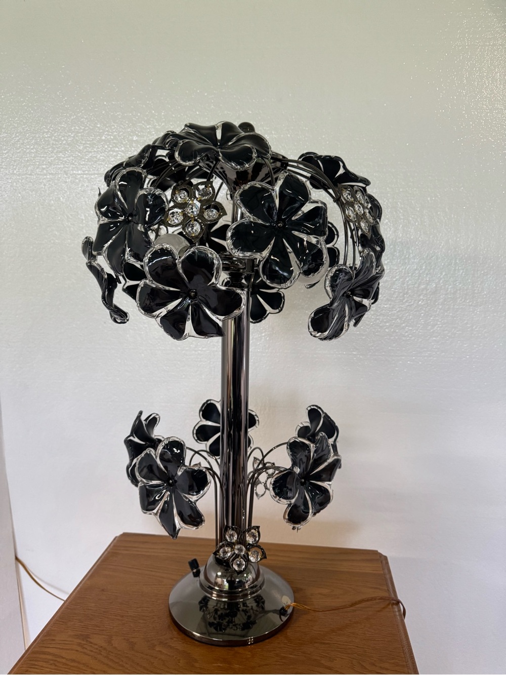 LUCITE TOPIARY FLOWER LAMP - Picture 4 of 8